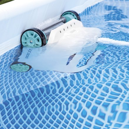 Робот - пылесос для бассейнов Intex 28005 (ZX300) для очистки стен и дна, работает от 6 028 л/ч, подключение на выпуск воды - 4